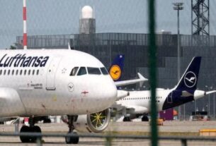 lufthansa flight pilot
