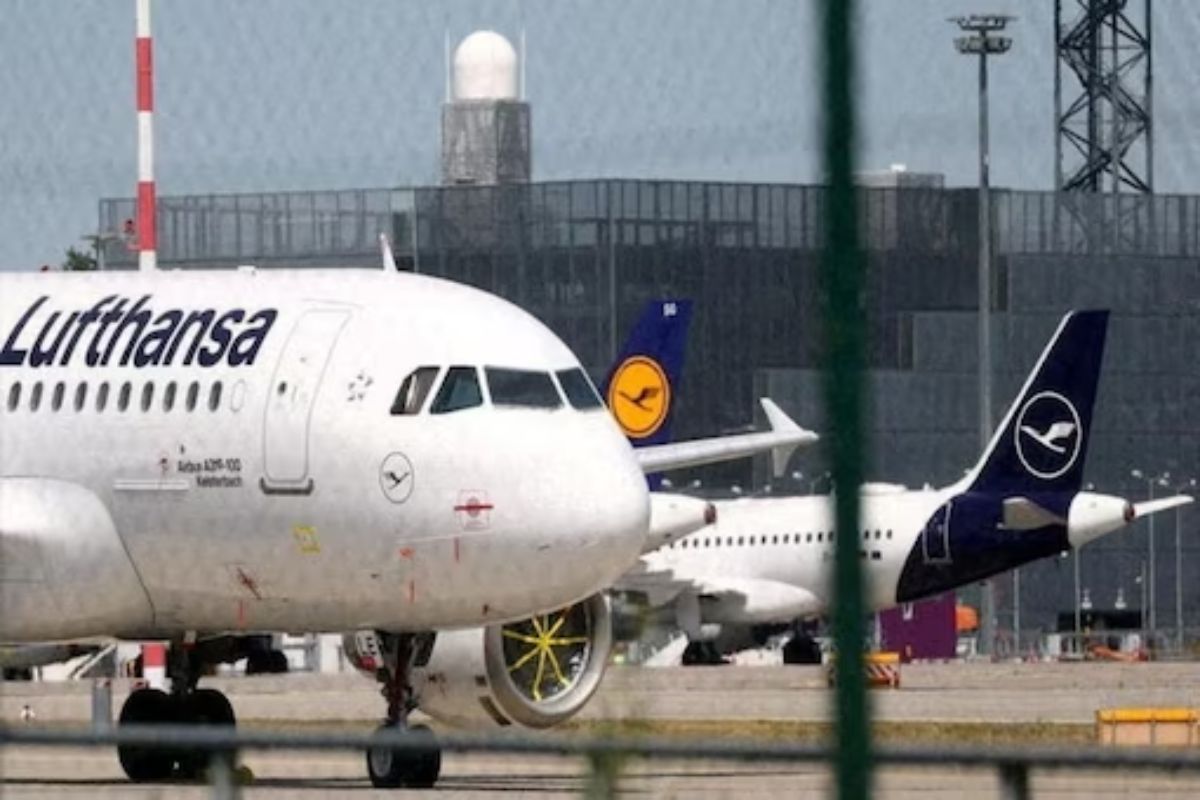 lufthansa flight pilot